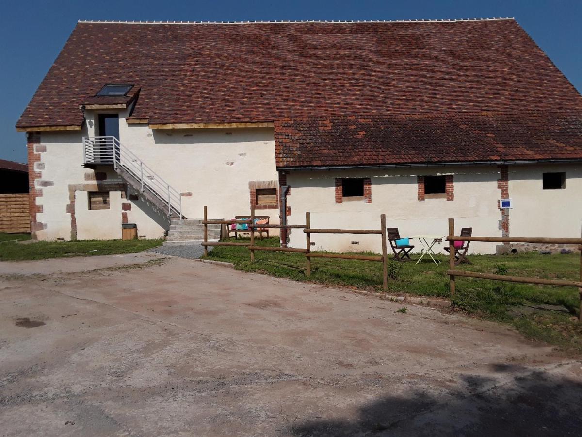 Bed and Breakfast Domaine Du Bois Chaumet Couzon Exterior foto